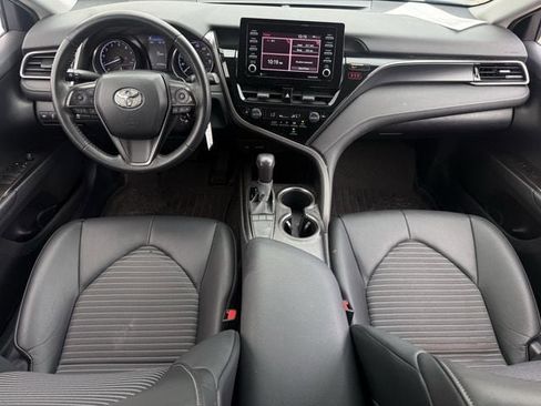 Used 2022 Toyota Camry SE FWD image 9