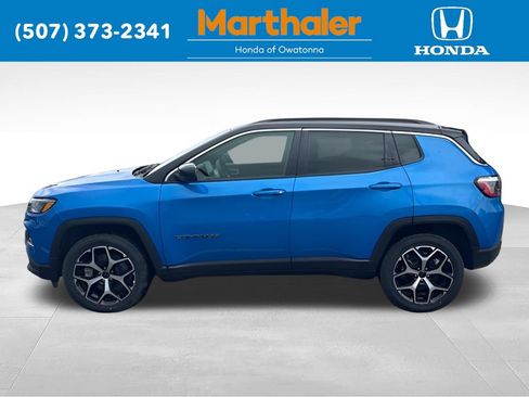Used 2025 Jeep Compass Limited AWD/4WD image 2