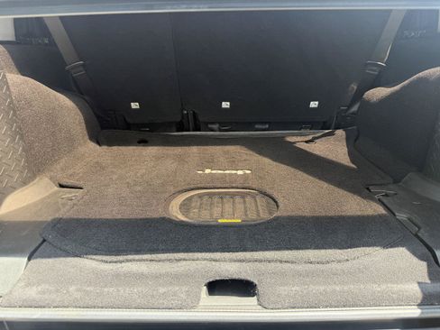 Used 2016 Jeep Wrangler Unlimited Sahara AWD/4WD image 16
