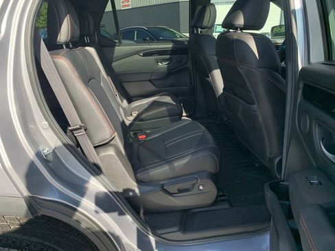 Used 2024 Honda Pilot TrailSport image 29