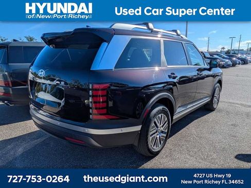 Used 2026 Hyundai Palisade SEL Premium FWD image 2