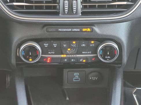 Used 2022 Ford Escape SEL w/ Technology Package image 23