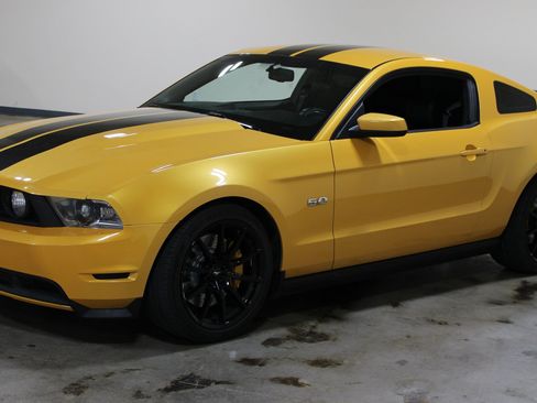 Used 2011 Ford Mustang GT RWD image 25