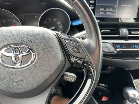 Used 2019 Toyota C-HR XLE image 22