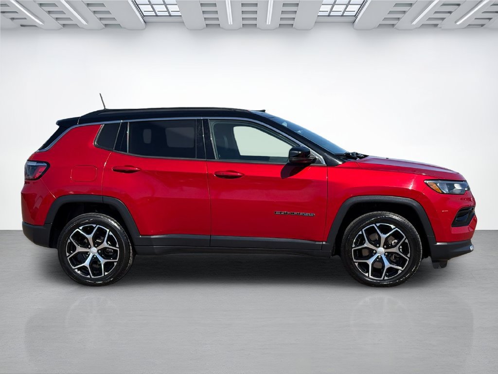 Used 2024 Jeep Compass Limited AWD/4WD image 4