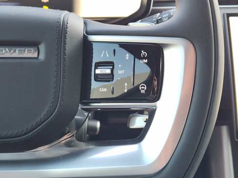 New 2025 Land Rover Range Rover SE image 30