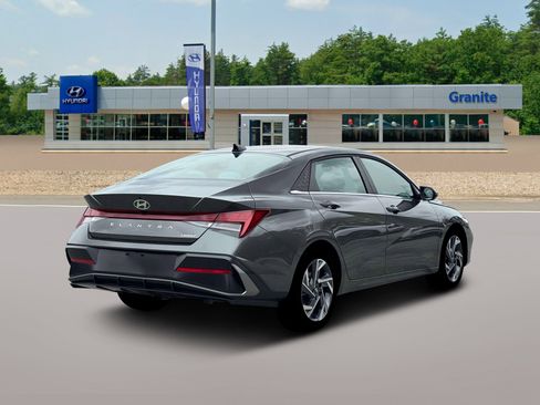 New 2026 Hyundai Elantra Limited image 7