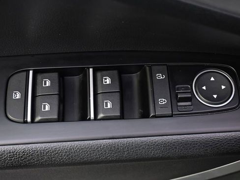 Used 2025 Kia Soul LX w/ LX Technology Package image 22