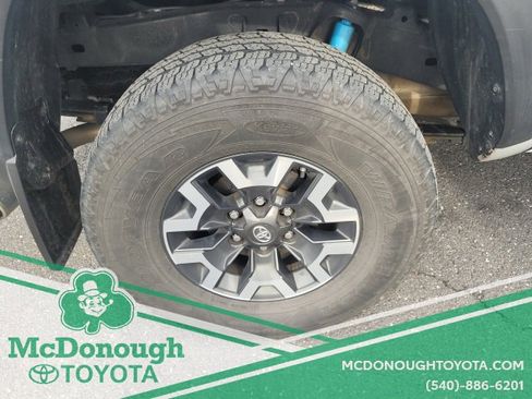 Used 2019 Toyota Tacoma SR5 image 17