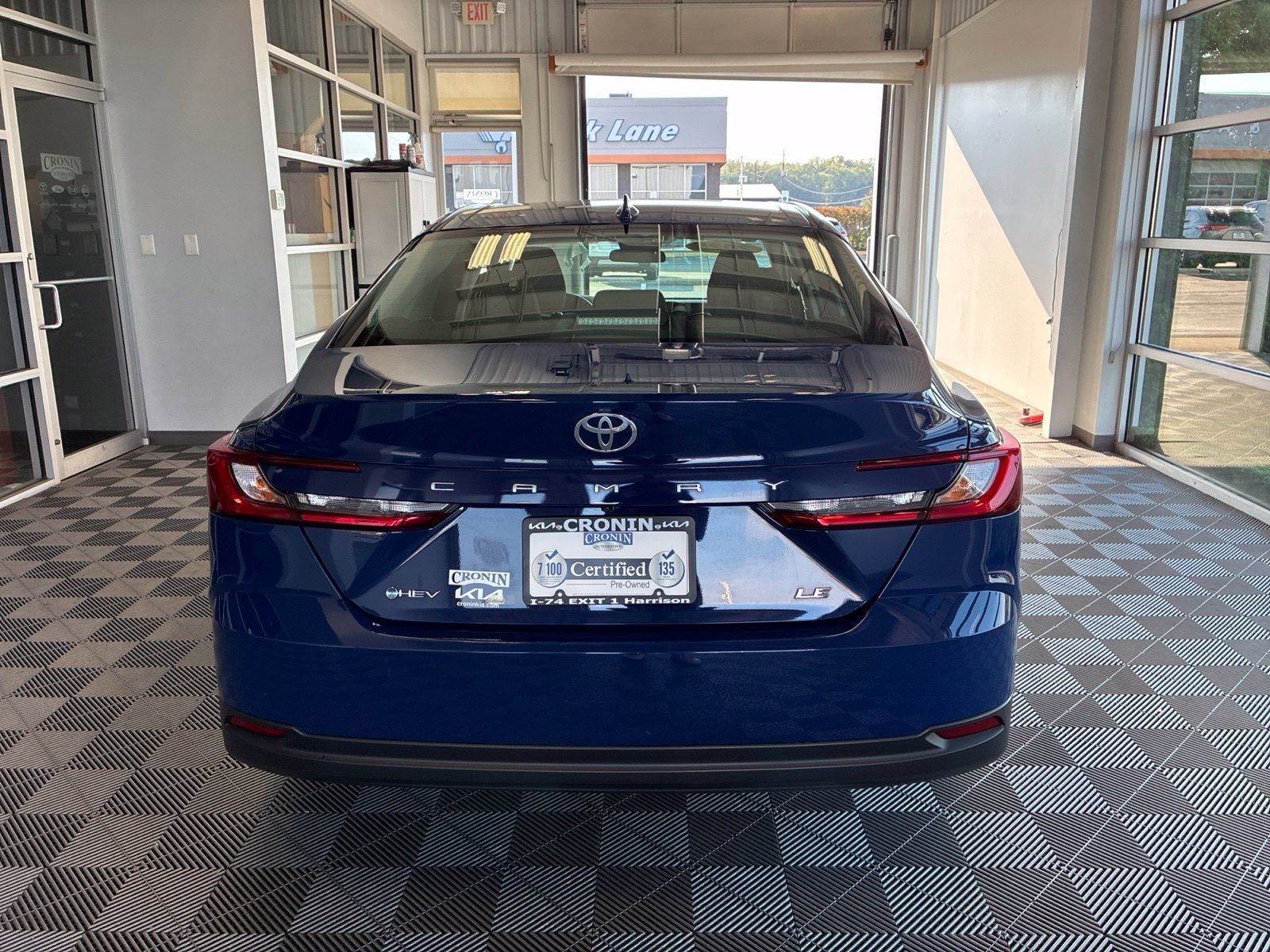 Used 2025 Toyota Camry LE FWD image 5