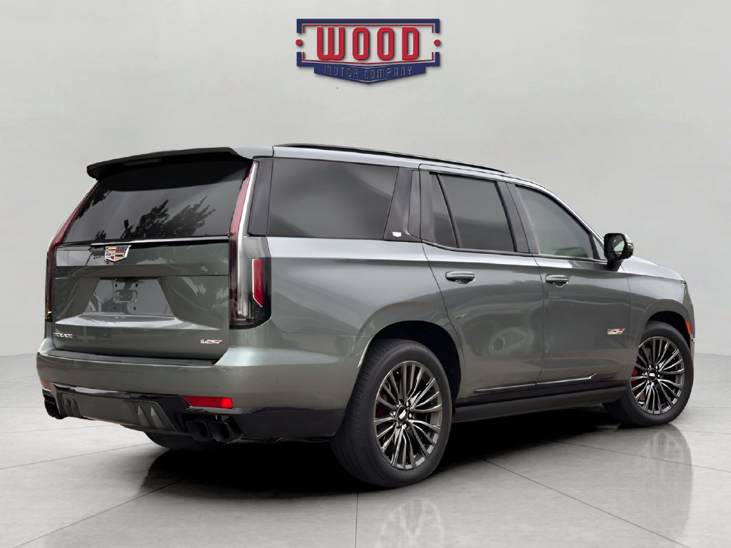 Used 2024 Cadillac Escalade V AWD/4WD image 2