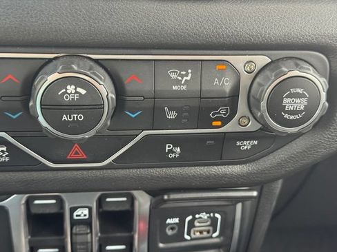 Used 2025 Jeep Wrangler Unlimited Sport AWD/4WD image 36