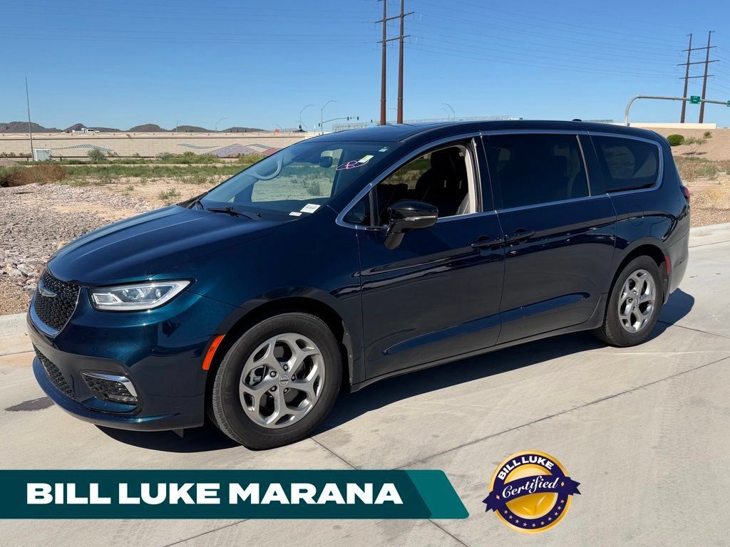 Used 2024 Chrysler Pacifica Limited w/ Uconnect Theater Family Group FWD image 1
