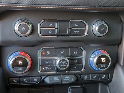 Used 2023 GMC Yukon AT4 image 16