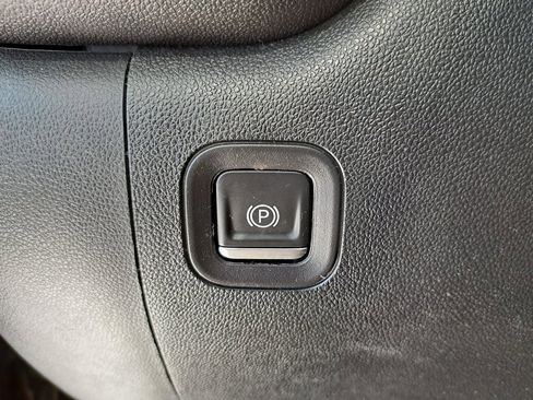 Used 2022 Chevrolet Silverado 1500 Custom Trail Boss image 11