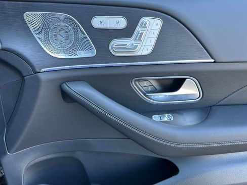New 2026 Mercedes-Benz GLS 580 4MATIC image 19
