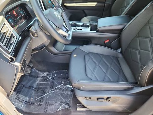 Certified 2026 Volkswagen Atlas Cross Sport SE AWD/4WD image 7