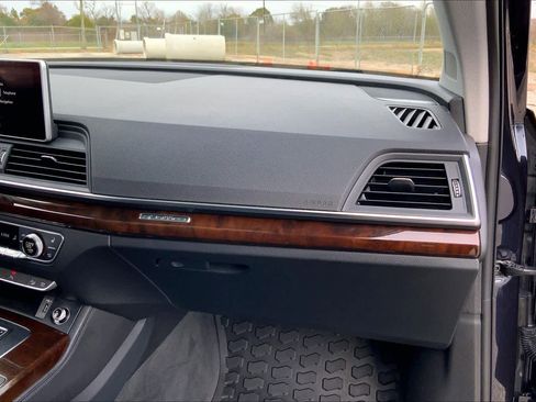 Used 2019 Audi Q5 2.0T Premium Plus w/ Premium Plus Package image 17