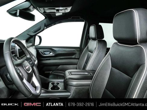 Used 2023 GMC Yukon XL SLT AWD/4WD image 10