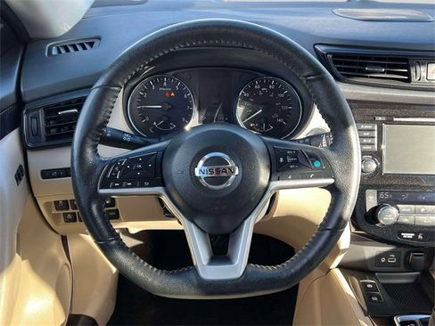 Used 2020 Nissan Rogue SL w/ Premium Package image 17