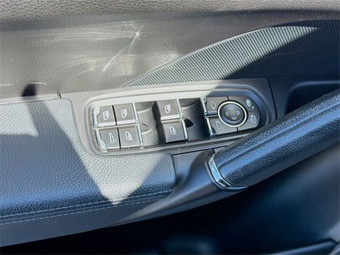 Used 2018 Porsche Cayenne S Platinum image 23