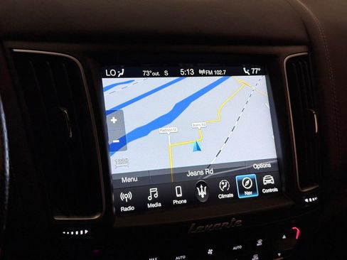 Used 2020 Maserati Levante AWD/4WD image 32