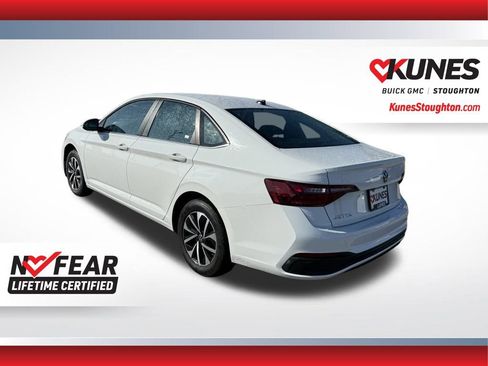 Used 2024 Volkswagen Jetta S image 8