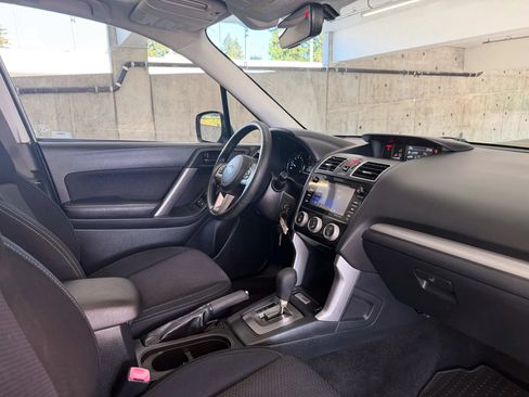 Used 2018 Subaru Forester 2.5i Premium AWD/4WD image 22