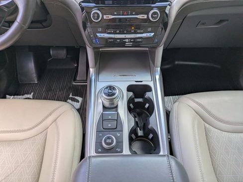 Used 2021 Ford Explorer Platinum w/ Equipment Group 601A AWD/4WD image 18