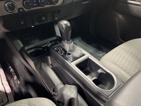Used 2023 Toyota Tacoma SR AWD/4WD image 28