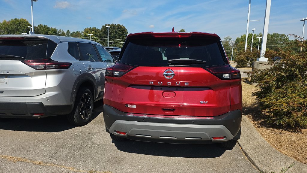 Certified 2021 Nissan Rogue SV FWD image 3