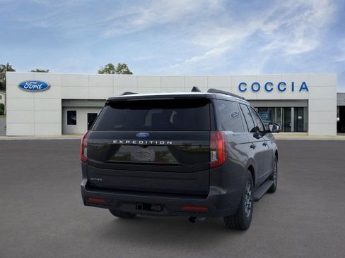 New 2026 Ford Expedition Active image 8