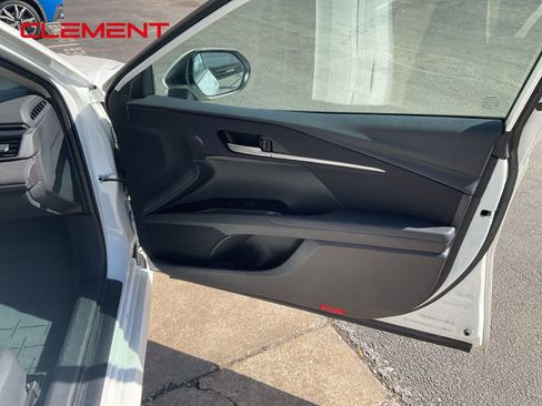 Used 2025 Toyota Camry LE image 33