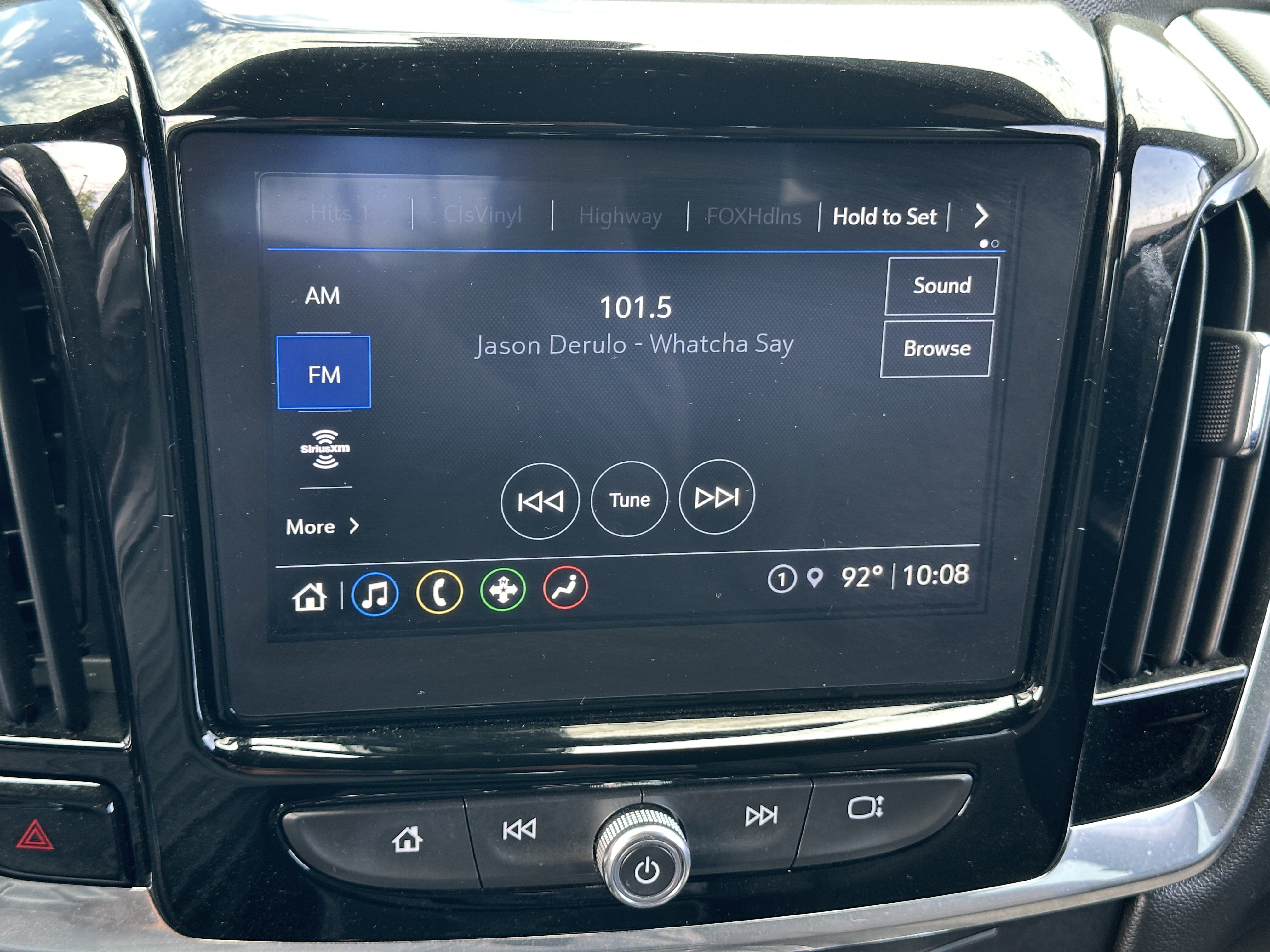 Used 2023 Chevrolet Traverse LT FWD image 25