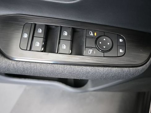 Used 2025 Nissan Kicks SV w/ SV Premium Package AWD/4WD image 20