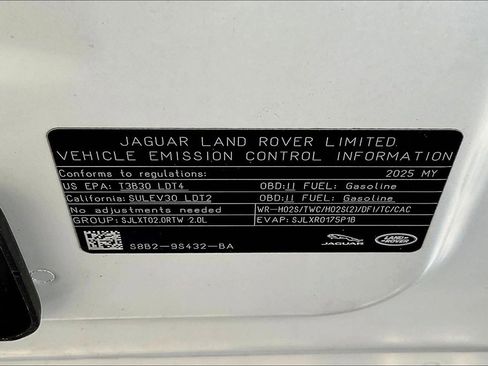 Used 2025 Land Rover Defender 110 S image 31