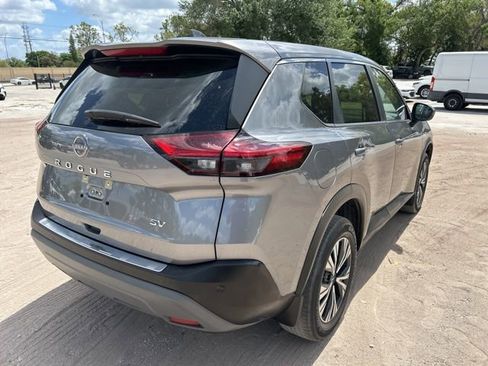 Used 2023 Nissan Rogue SV image 4