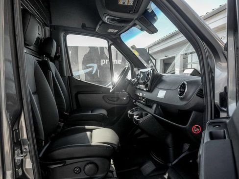 Used 2026 Mercedes-Benz Sprinter 2500 image 18