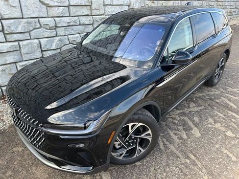 Used 2024 Lincoln Nautilus Premier w/ Equipment Group 102A image 1