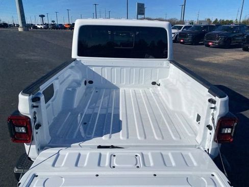New 2026 Jeep Gladiator Mojave image 43