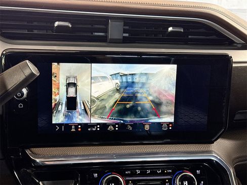 Used 2024 GMC Sierra 3500 Denali w/ Denali Reserve Package image 21