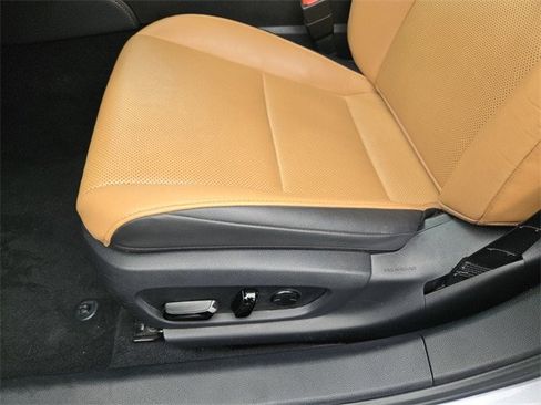 Used 2022 Lexus ES 350 w/ Premium Package image 11