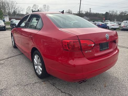 Used 2011 Volkswagen Jetta SE FWD image 25