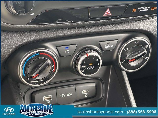 Certified 2025 Hyundai Venue SE FWD image 29