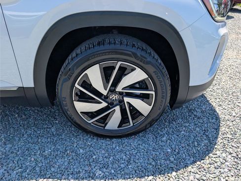Used 2024 Volkswagen Atlas SEL AWD/4WD image 9