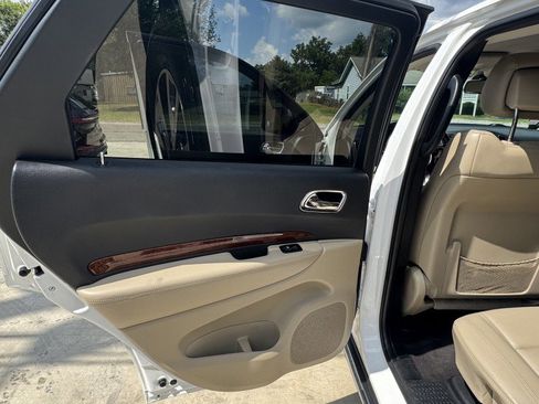 Used 2016 Dodge Durango Limited w/ Nav & Power Liftgate Group image 15