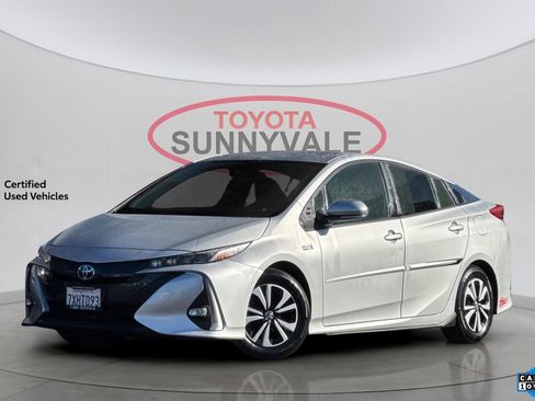 Used 2017 Toyota Prius Prime Advanced image 1