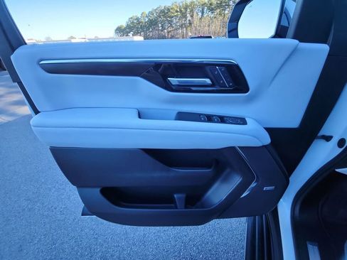 Certified 2025 Chevrolet Tahoe Premier image 26