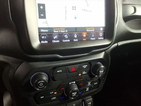 Used 2022 Jeep Renegade Limited image 21