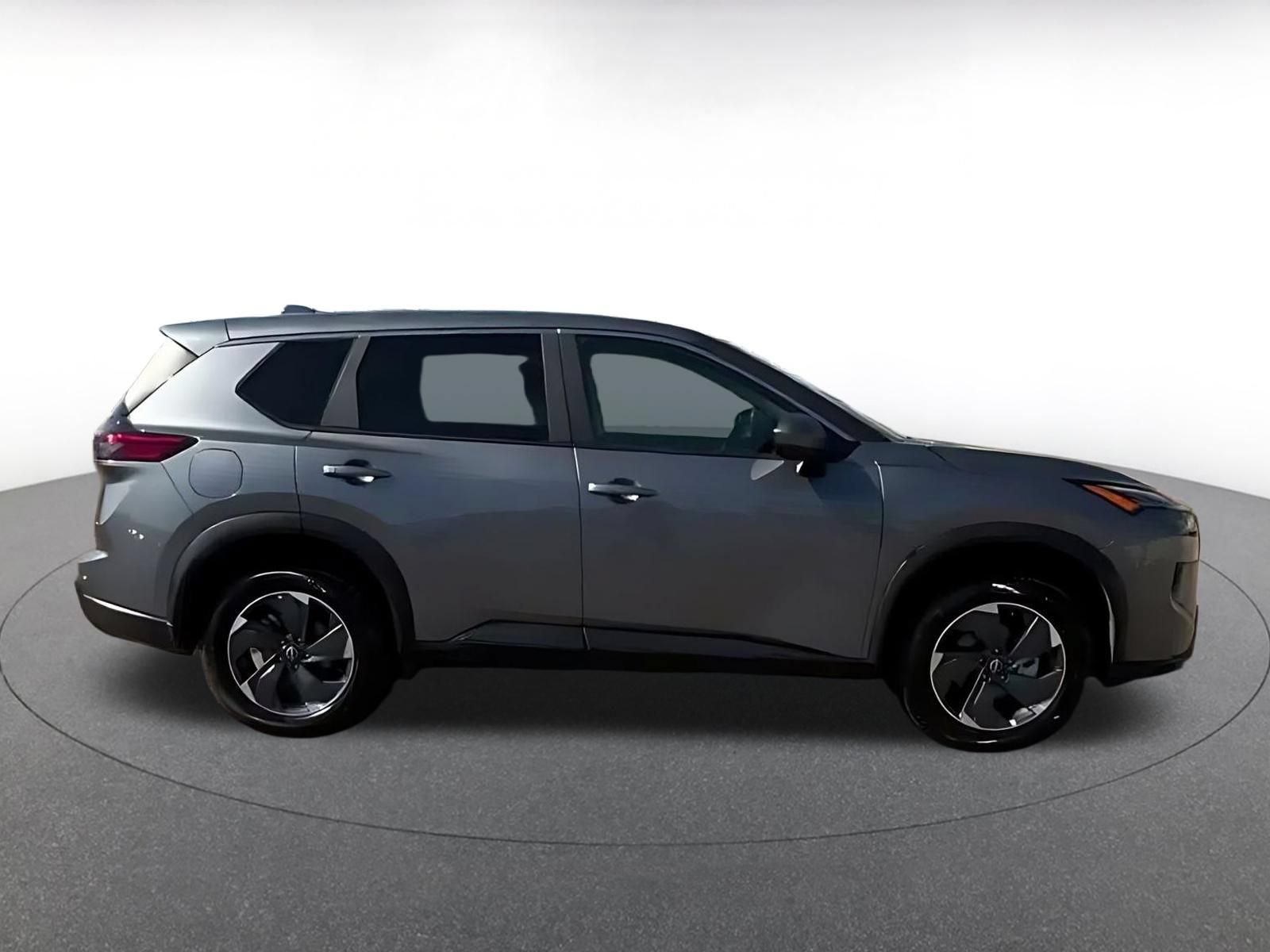 Used 2025 Nissan Rogue SV AWD/4WD image 15